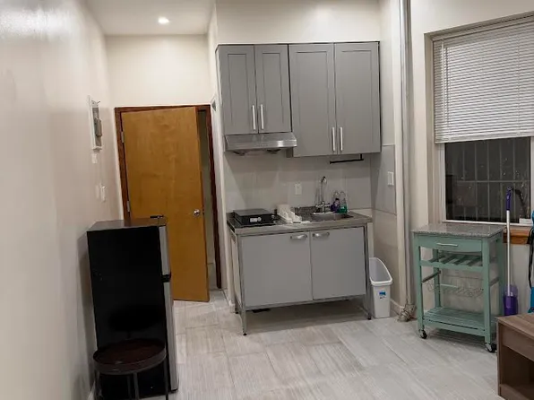 18 Mott Street image 1 of 5