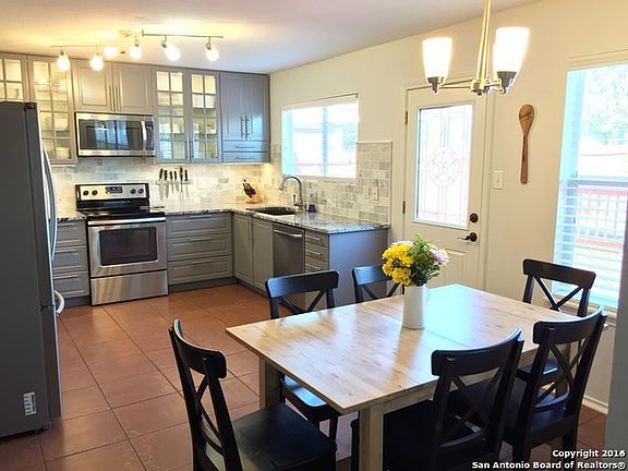 3rd image of 3947 Privet Pl