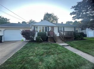 8 Lantern Ln, Coventry, RI 02816