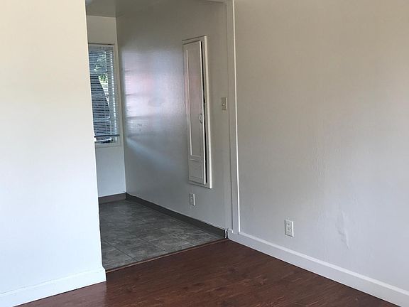 3rd image of 959 Harmon Ave APT 4