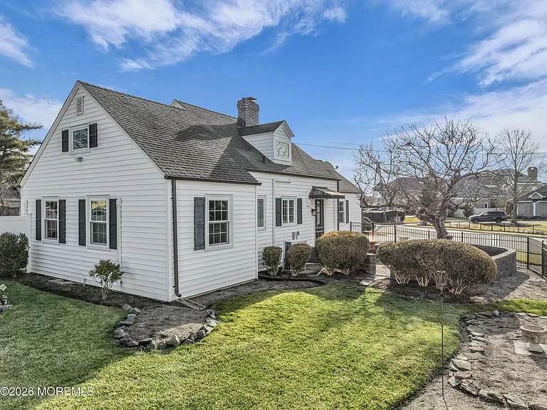 18 Maiden Ln — Photo 28