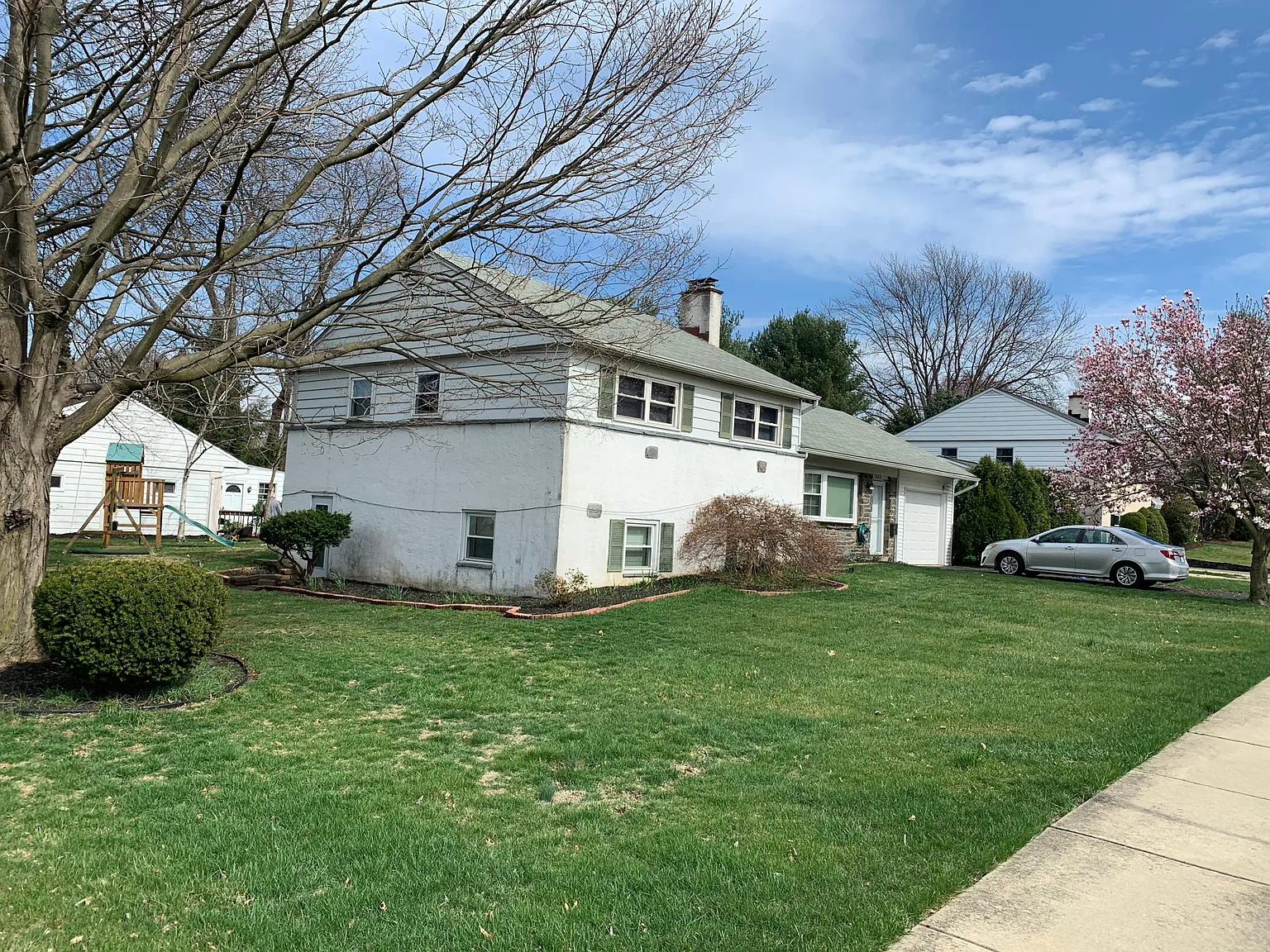 388 Allendale Rd — Photo 2