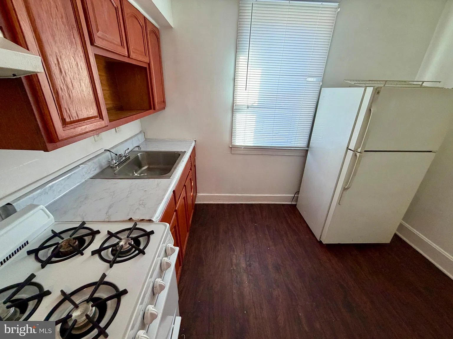 1 bed, 1.0 bath, $995 — Photo 2