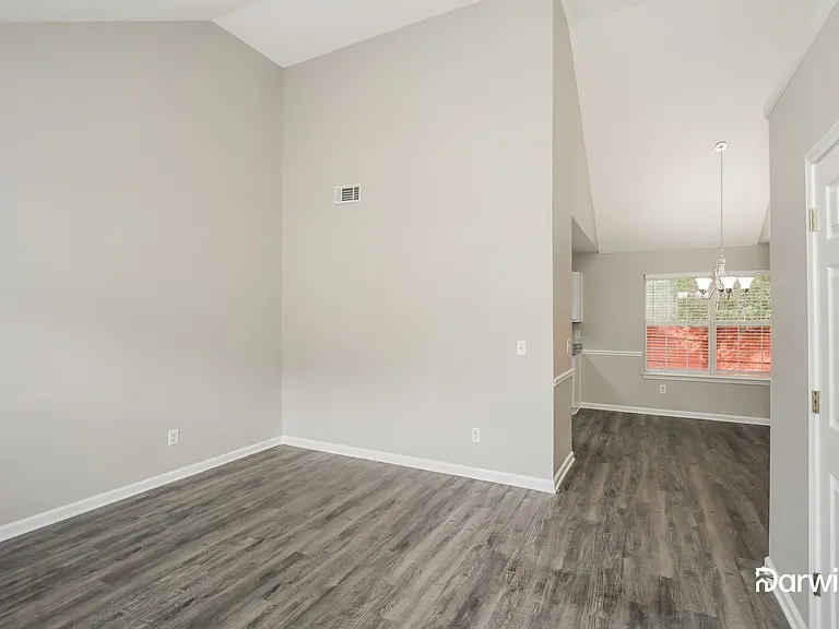 5647 Sapphire Cir — Photo 7
