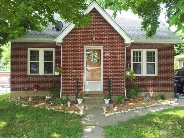 515 S Market St, Waterloo, IL 62298