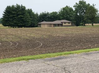 1330 Timber Oaks Dr, Metamora, IL 61548