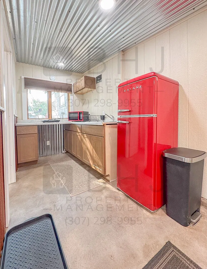315 Wyoming Ave — Photo 3