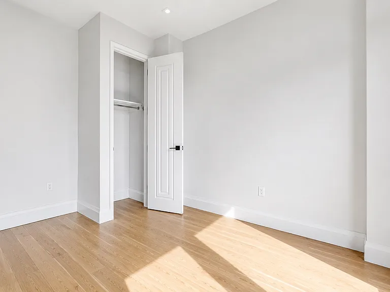 329 Gates Ave #514 — Photo 5