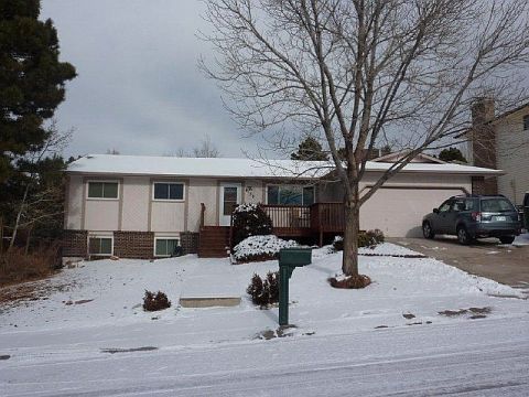 Great 4 Bedroom Rancher wFinished Basement Deck In Back
