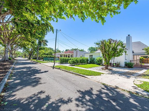 5th image of 228 SW 23rd Rd
