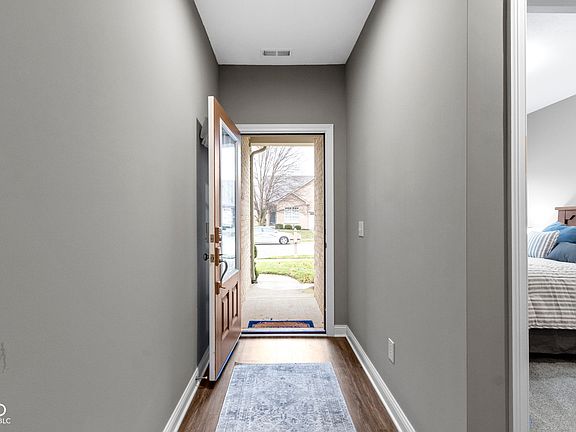 4th image of 1476 Hideaway Cir