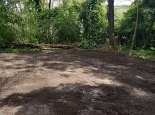 39 N Cottage Rd, Holland, MA 01521