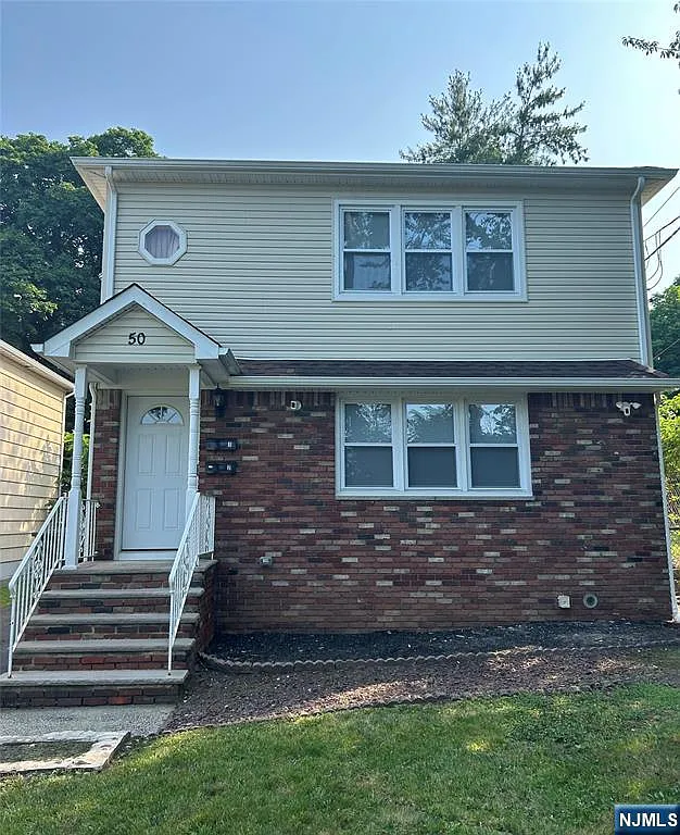 3 bed, 1.0 bath, $3,000 — Photo 1