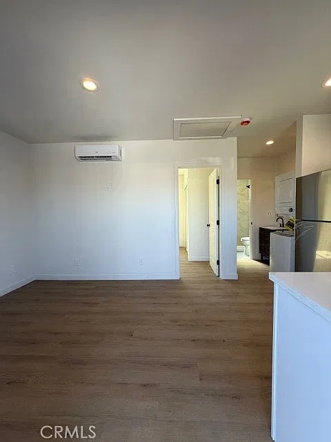 1 bed, 350 sqft, $1,650 — Photo 2