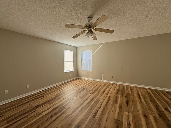 4th image of 447 Aldridge Ln