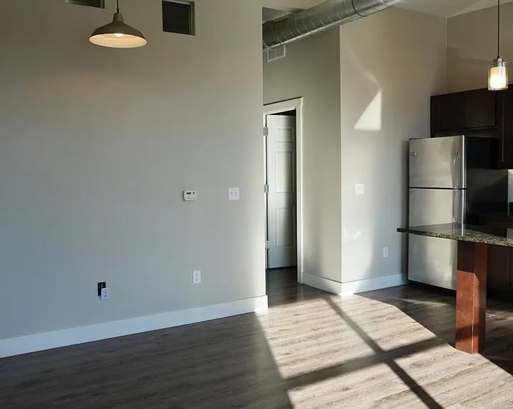 855 Michigan St NE — Photo 7