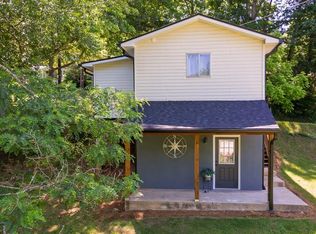 138 Sloan St, Franklin, NC 28734