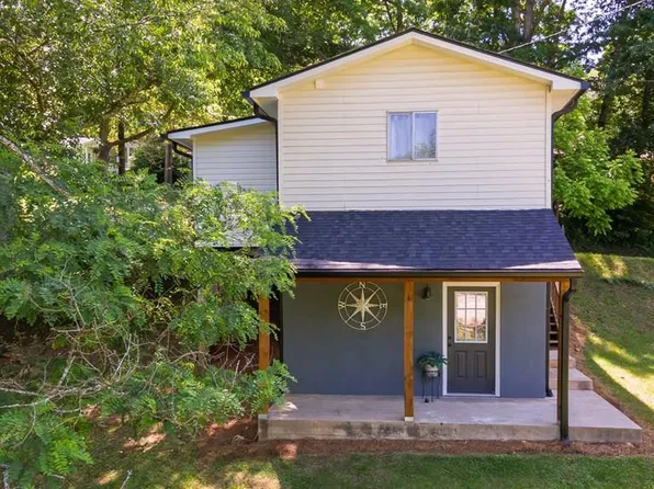 138 Sloan St, Franklin, NC 28734