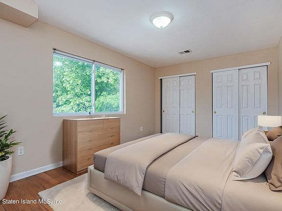 4th image of 38 Imperial Ct