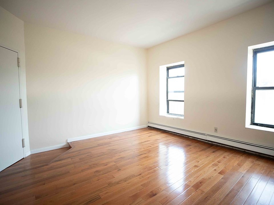 1st image of 160 7th Ave APT 3L