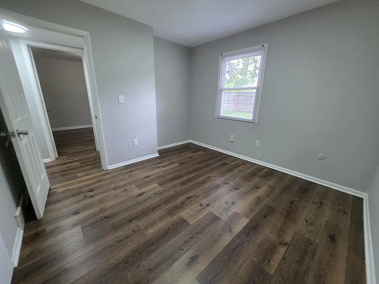 2404 Velma Ave — Photo 17