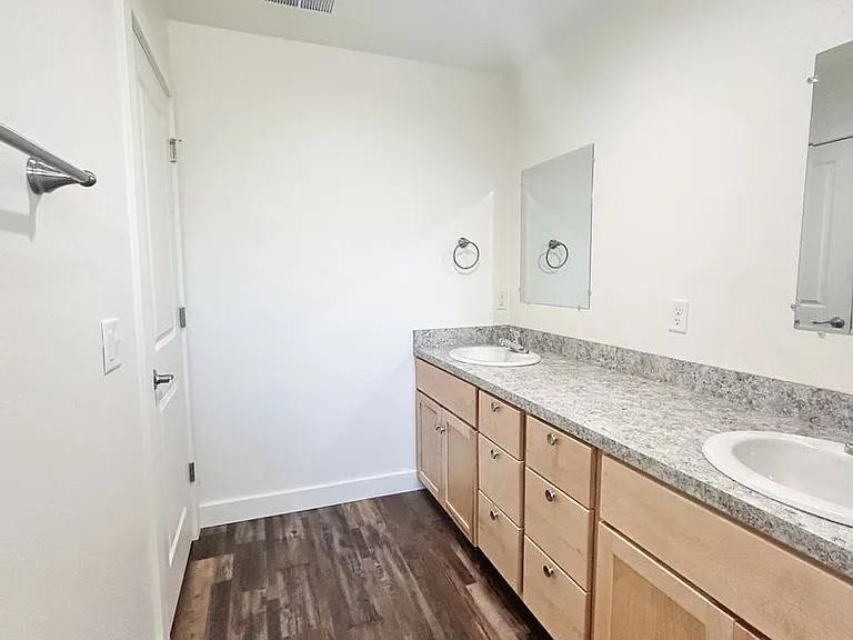 4237 Wyoming St — Photo 15