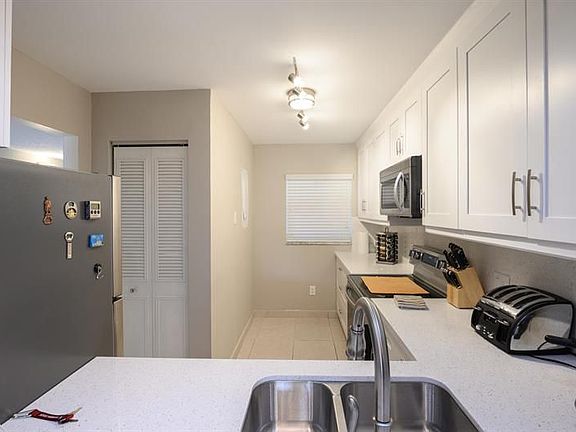 5th image of 9410 Poinciana Pl APT 205