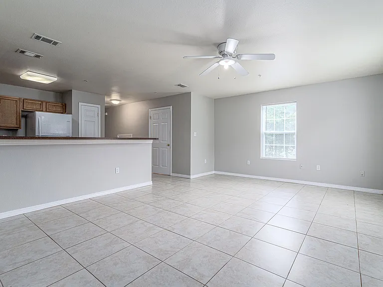 100 Corwin Dr — Photo 13