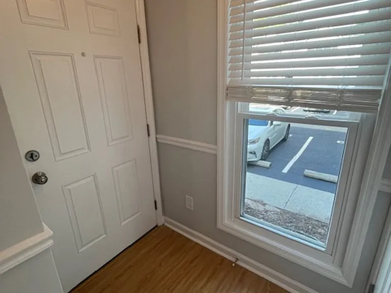 1843 Savannah Ct — Photo 10