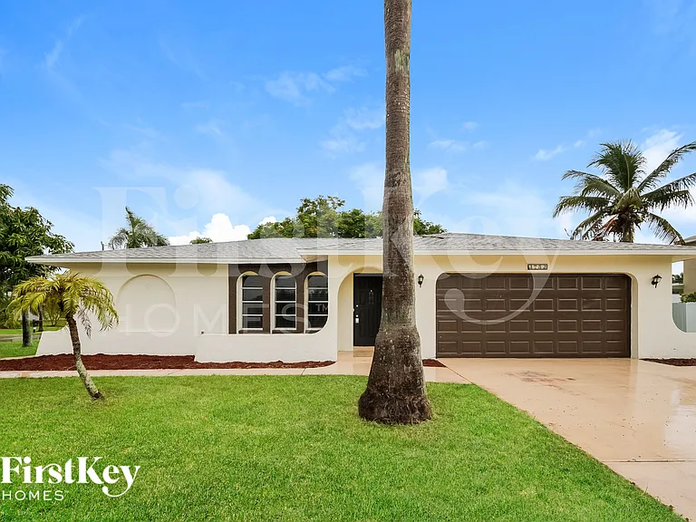 3752 SW Santa Barbara Pl — Photo 1