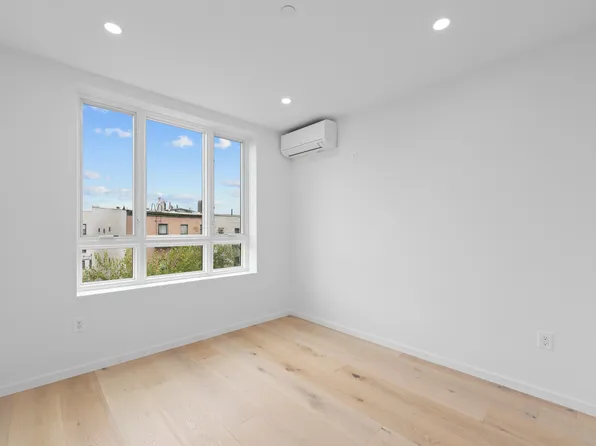 366 Harman Street image 16 of 20