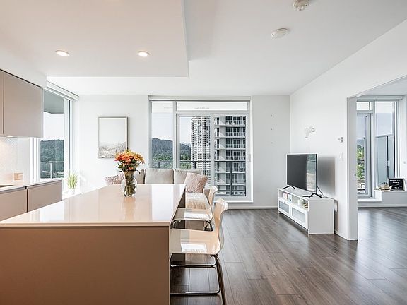 4th image of 3833 Evergreen Pl #1510