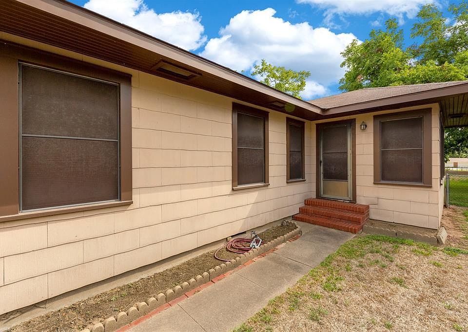 1124 Meyer St, Sealy, TX 77474 MLS 65412310 Zillow