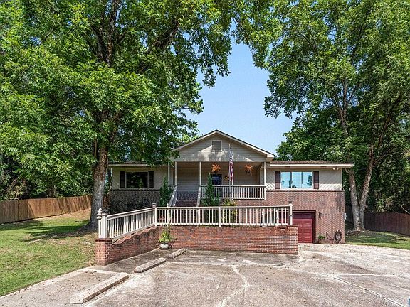 2nd image of 3963 Lorna Rd