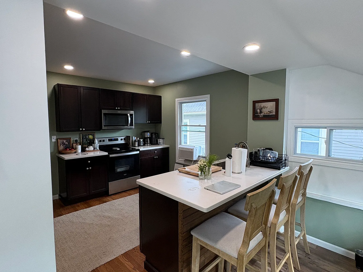 2 bed, 950 sqft, $1,500 — Photo 2