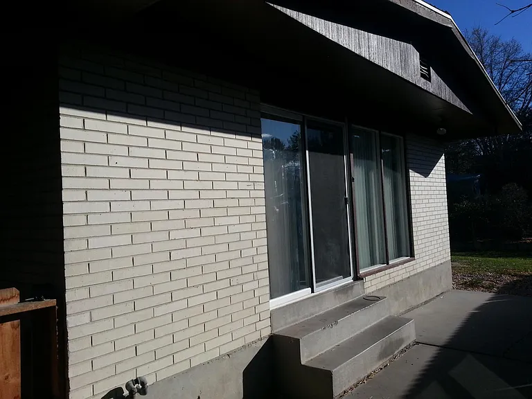 1282 E Pagos Ave — Photo 2