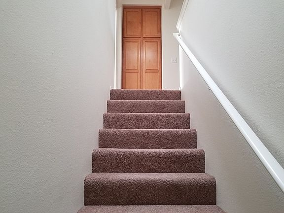 4th image of 3053 Garibaldi Ave