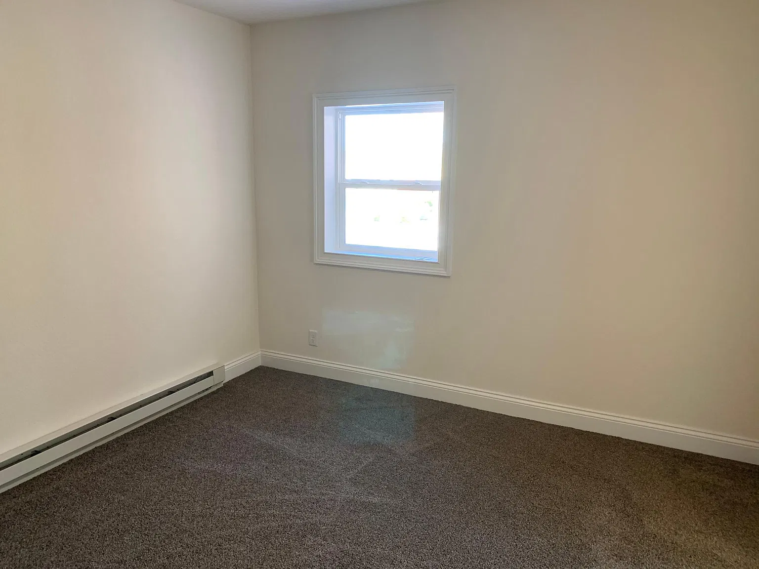 2 bed, 1400 sqft, $1,350 — Photo 1