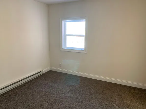 59 S Rural St, Hartford, WI 53027