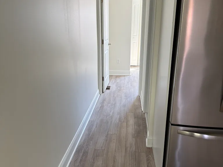 702 Sigel St — Photo 7
