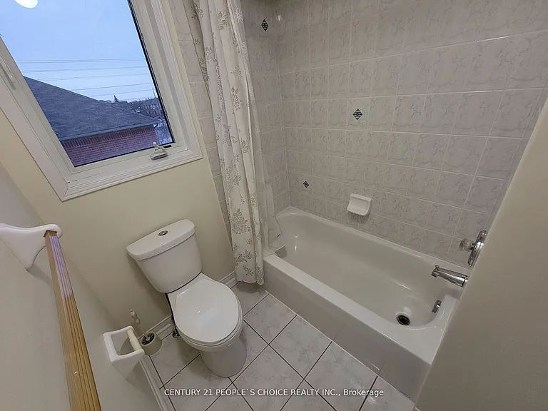 783 Millworks Cres — Photo 16