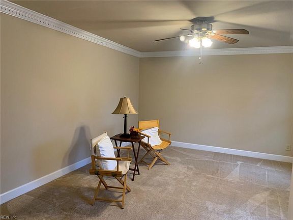 Very spacious living room