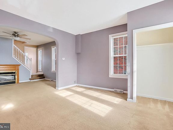 4th image of 824 Washington Ave