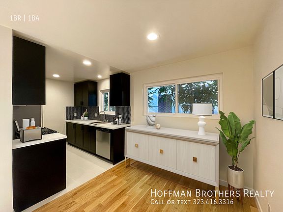 5th image of 1807 Oak St #A