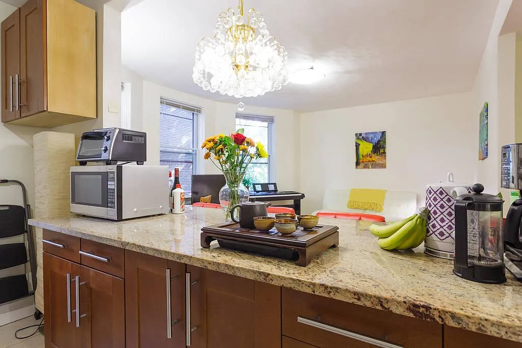 3 bed, 1200 sqft, $4,200 — Photo 4