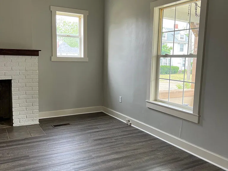403 S McKinley Ave — Photo 7