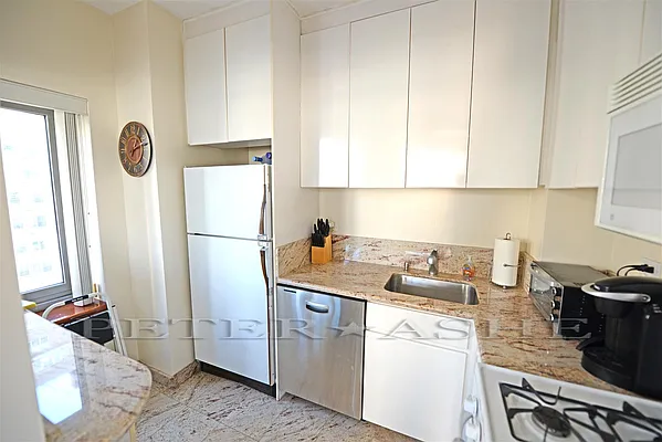 Rented by Peter Ashe | media 13