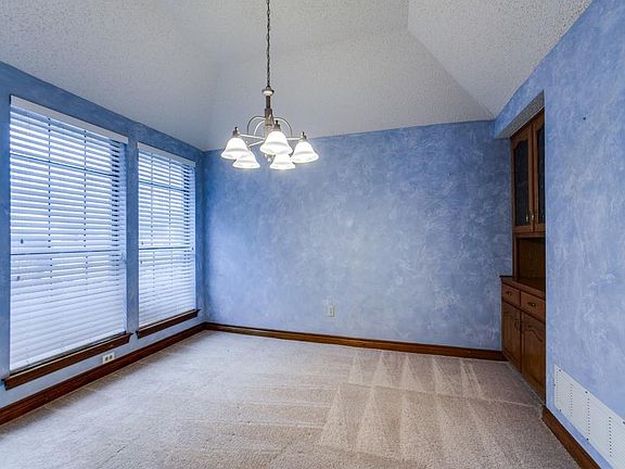 4th image of 106 Lake Forest Ct