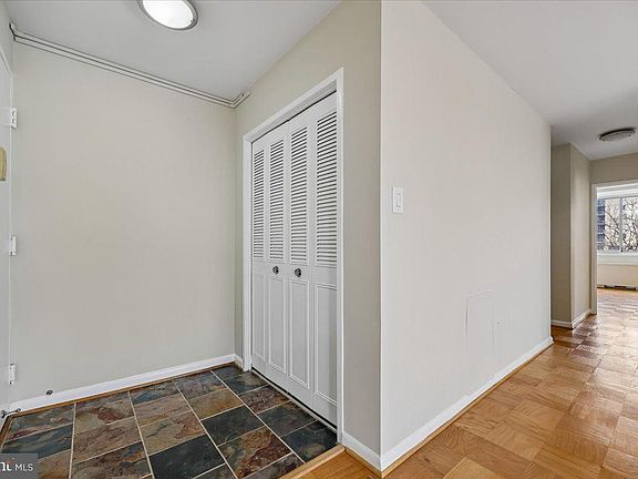 4th image of 10401 Grosvenor Pl APT 610