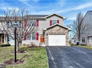 293 Maple Dr, Hanover, PA 17331
